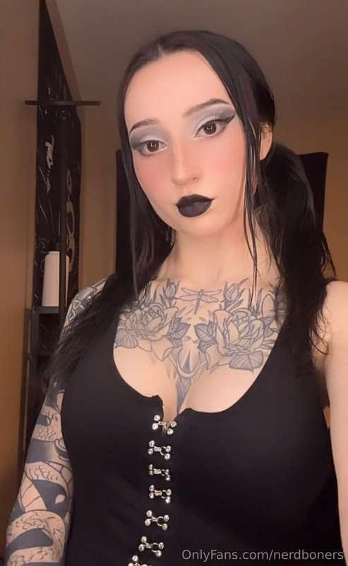 Will I finally make a comeback ? Guess we’ll see 😩🖤