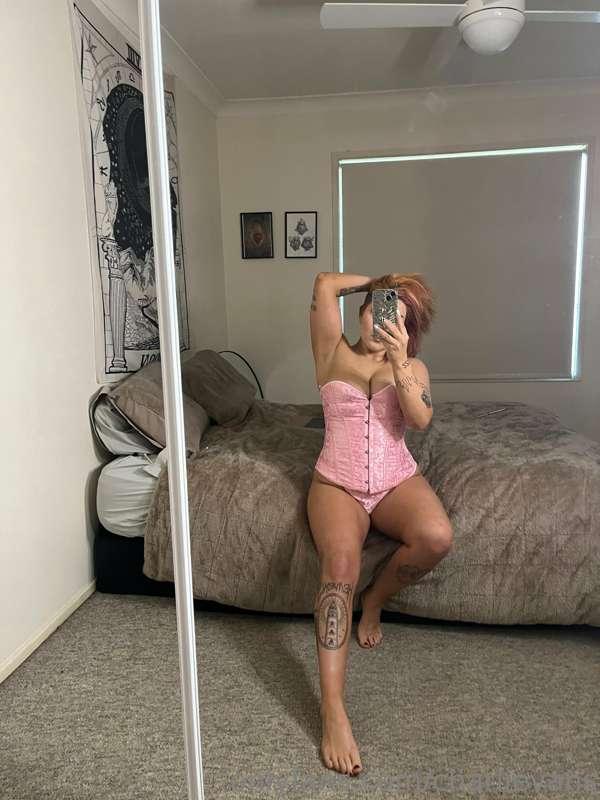 i have the most incredible treat coming to your DMs, i want ..