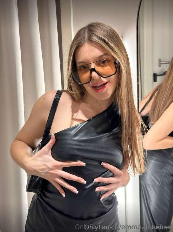 😍 I think you'll want to play with @emma_madison, 🥰 she's bo..