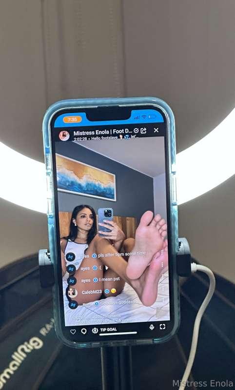 Had so much fun on today's livestream 💋
I'm back footboyy, y..