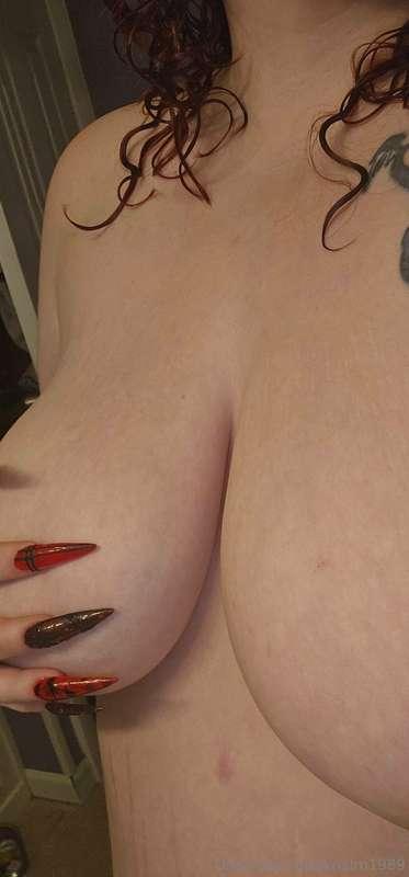 Go check out my uncensored content @krism1989