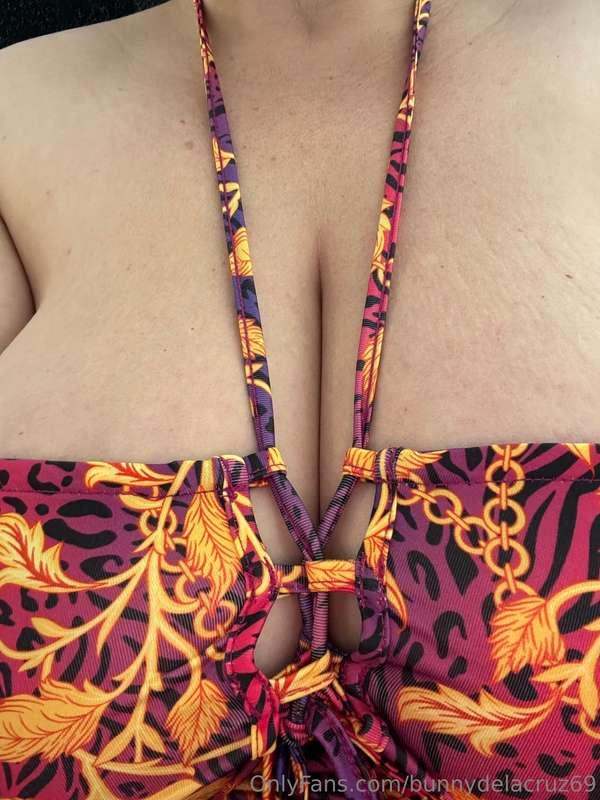 Are you thinking about sliding your 🍆 in between my tits rig..