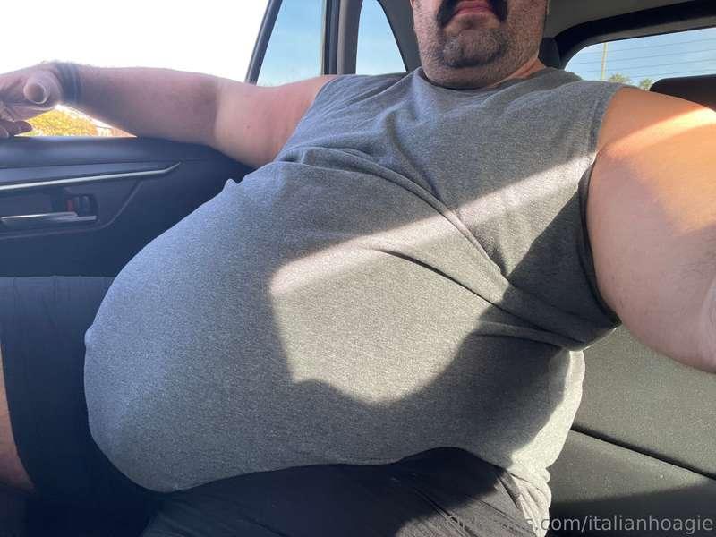 Feeling like a fat dad in the back of this Uber 😎🦍🐷
