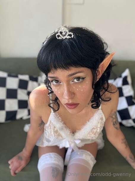 i feel soft, but i bite 💋🎂 B-DAY MONTH! 🎂 come celebrate w m..