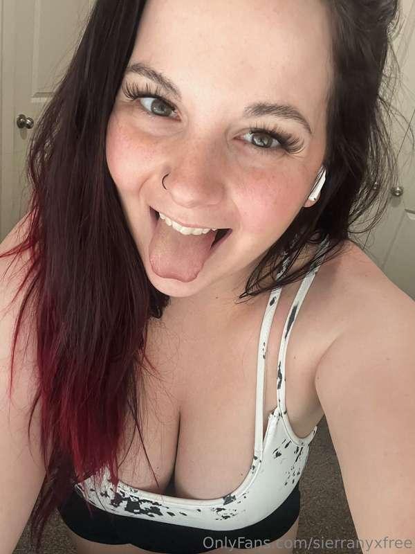 Aim for my tongue when you cum babe ;) 