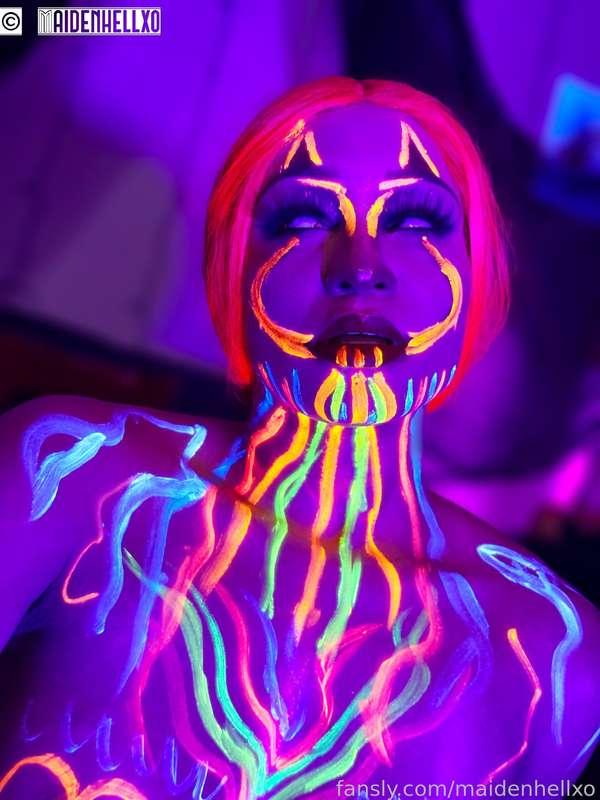 maidenhellxo image #3