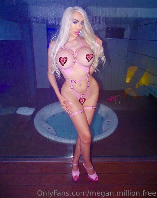 See it without stickers on my platinum page 💎
Subscribe Only..