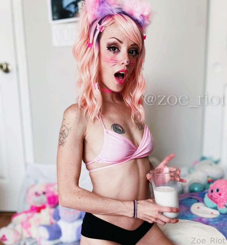 zoe_riot image #6