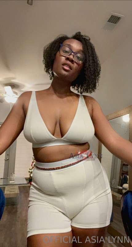 # would you invite me over at this hour? 😈💦

@xasialynnx • $..