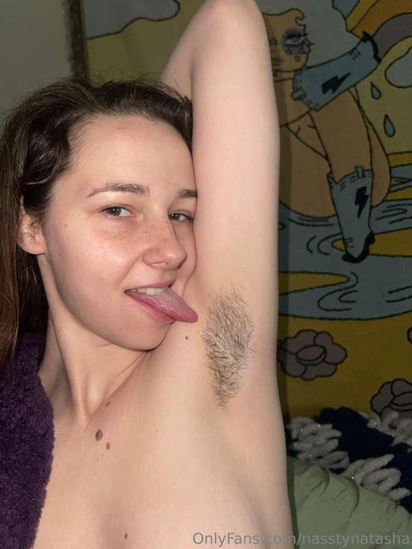 hairy or short pits??? what's ur fav