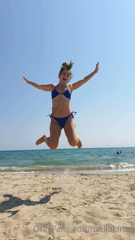 I believe I can fly
I believe I can touch the sky 🌞