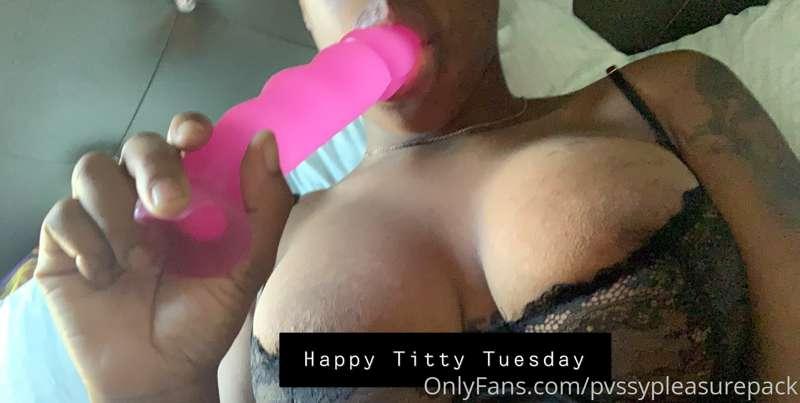 🍒🍫 HAPPY TITTY TUESDAY 🍫🍒


🍒 Slut Next Door $4 Sale https:/..