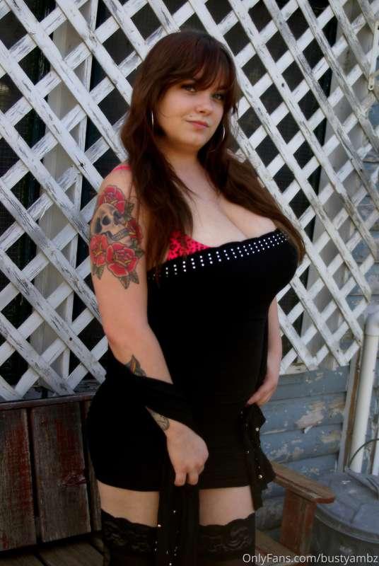 Sexy photoset of me in a miniskirt, boots and thigh high sto..