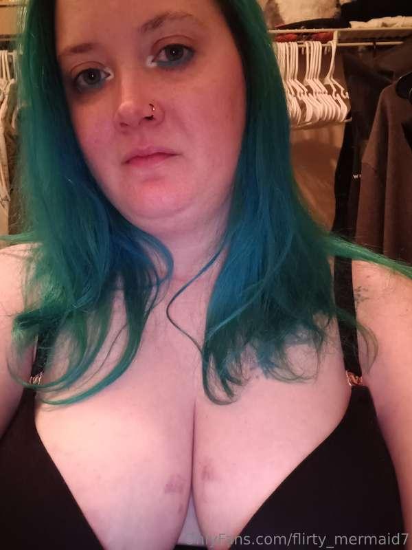 Who'd like to leave love marks on me?