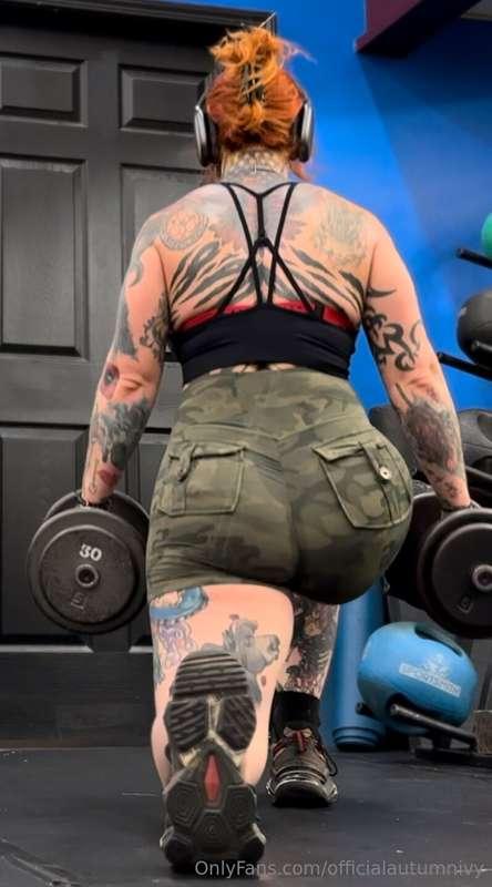 **SFW Leg Day Workout Wednesday Video!** Tips are appreciate..