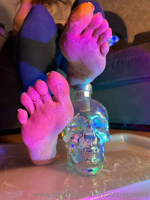Twinkle toes Tuesday! Looking tasty like a sparkly sugared d..