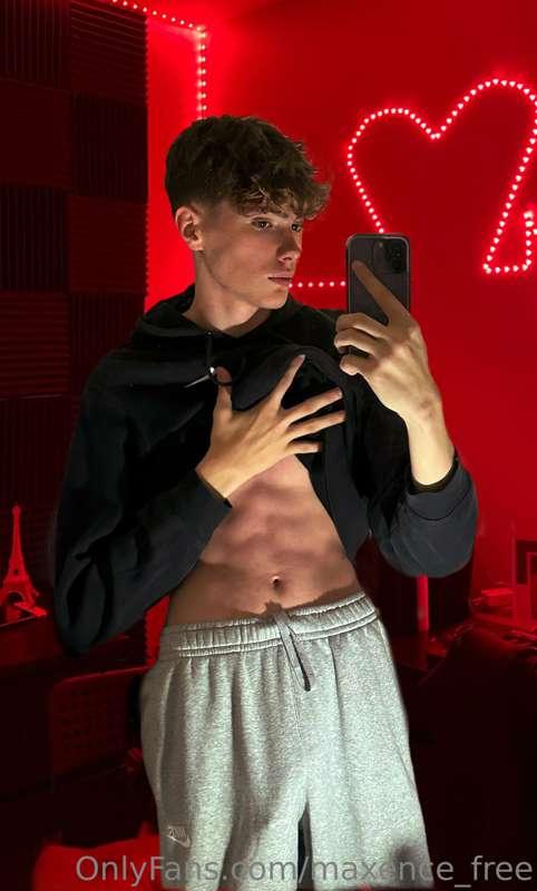 maxence_free main image