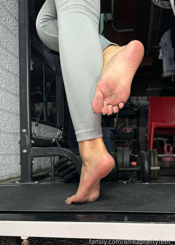 anikaprettyfeet_ image #14