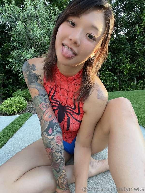 who's your friendly neighborhood spidergirl? 🤭