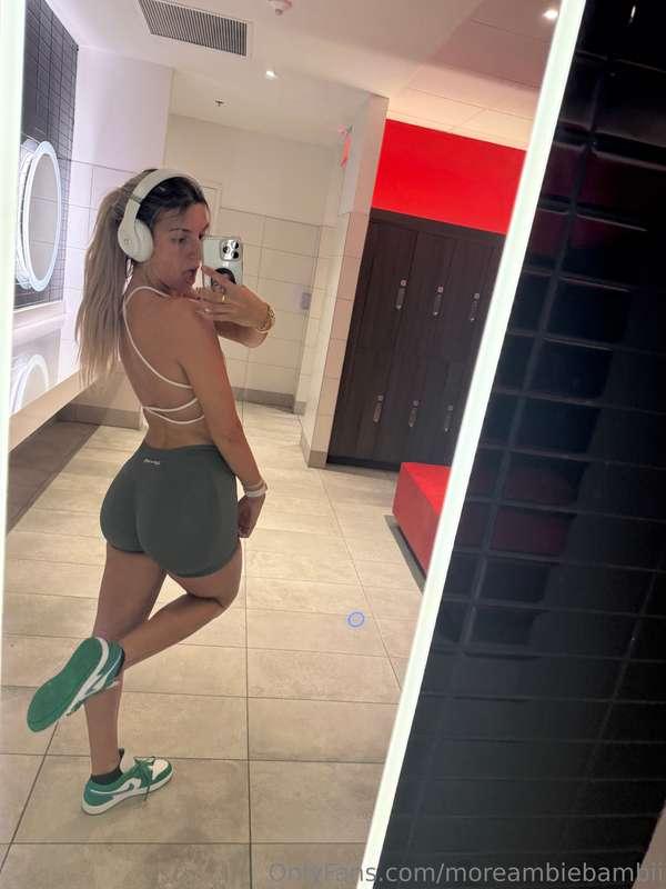 i'd rather you take me for a workout in bed 😍