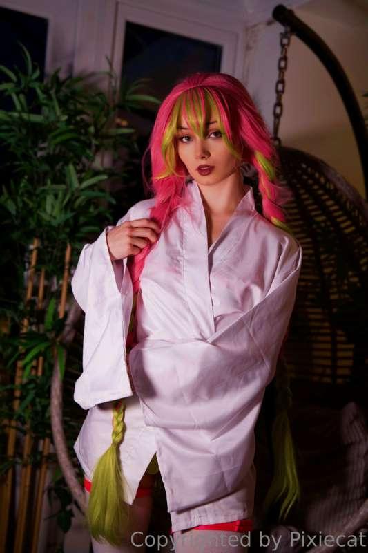 would you undress mitsuri? 😘