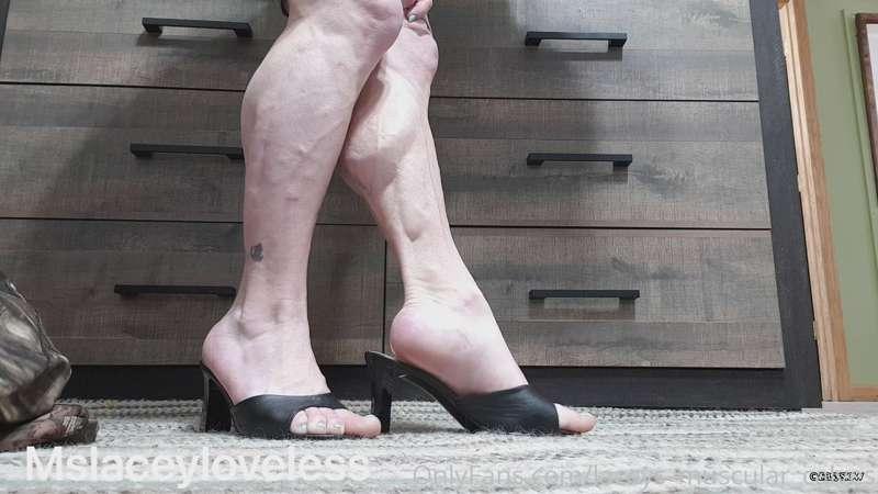 laceys_muscular_calves image #4