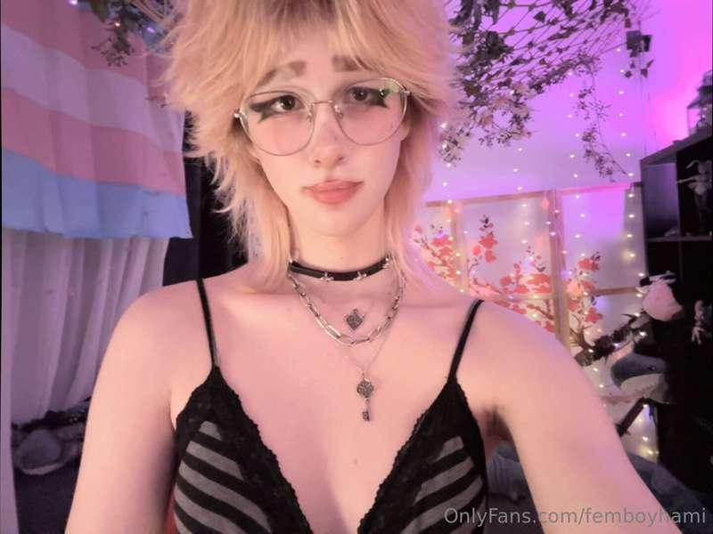 femboyhami image #0