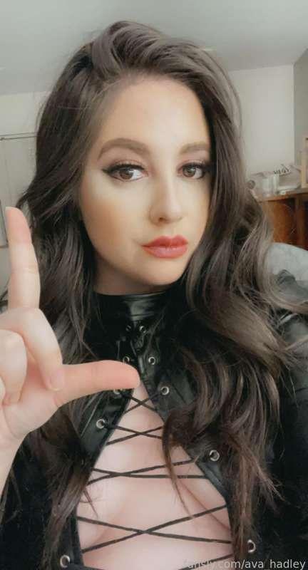 ava_hadley image #1