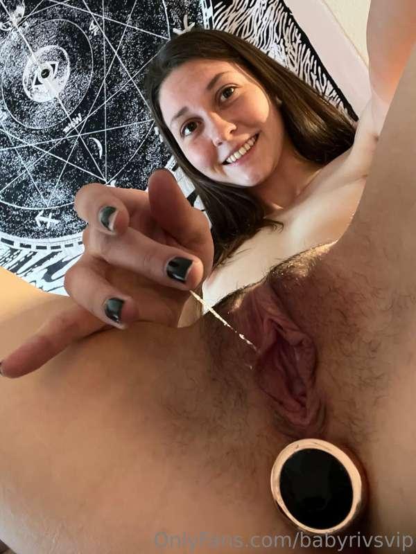 Up close video of me inserting my butt plug & then holding m..