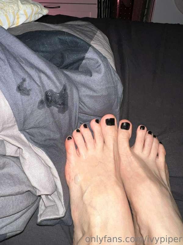 I love waking up with cum on my feet or on my face or wherev..