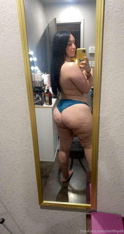 Tip to see booty pics in your messages 🤭