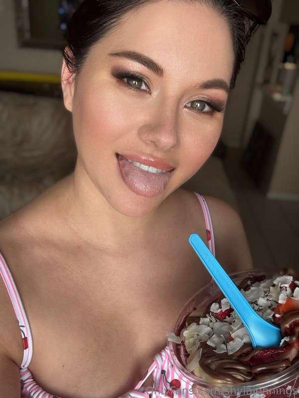Would you like something yummy? 🤭💦