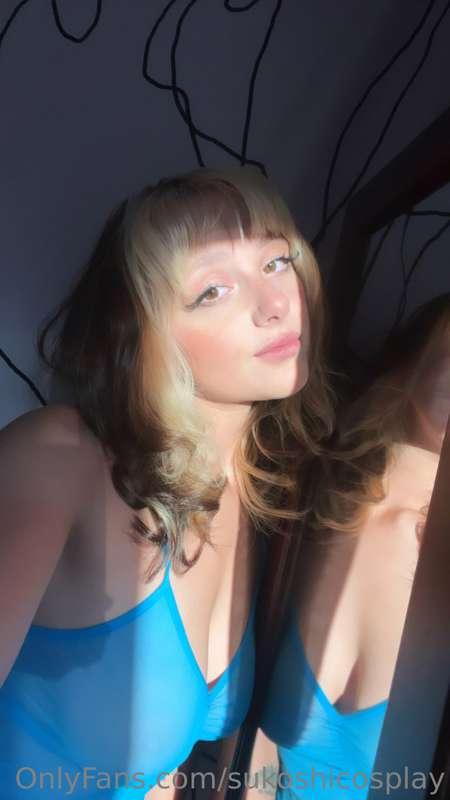 some beauty shots now shoot your load onto my pretty face 😜