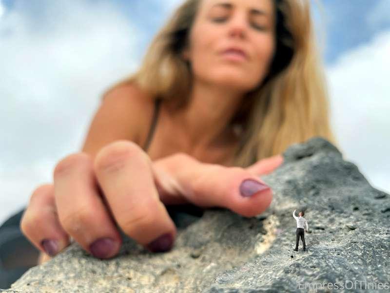 New custom video request just in!! 
SOLO GTS gentle and cari..