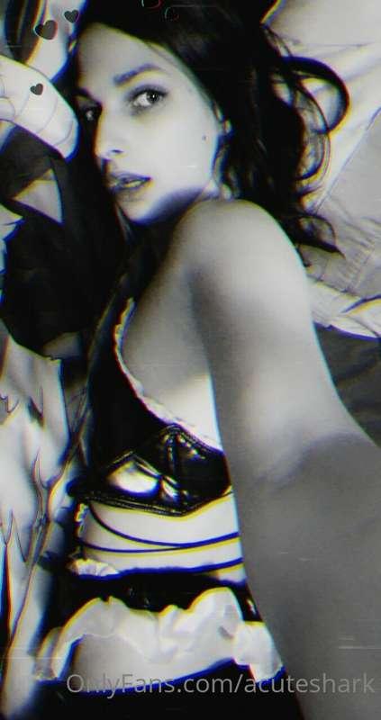 just a cute succubus maid at your service 😘💗