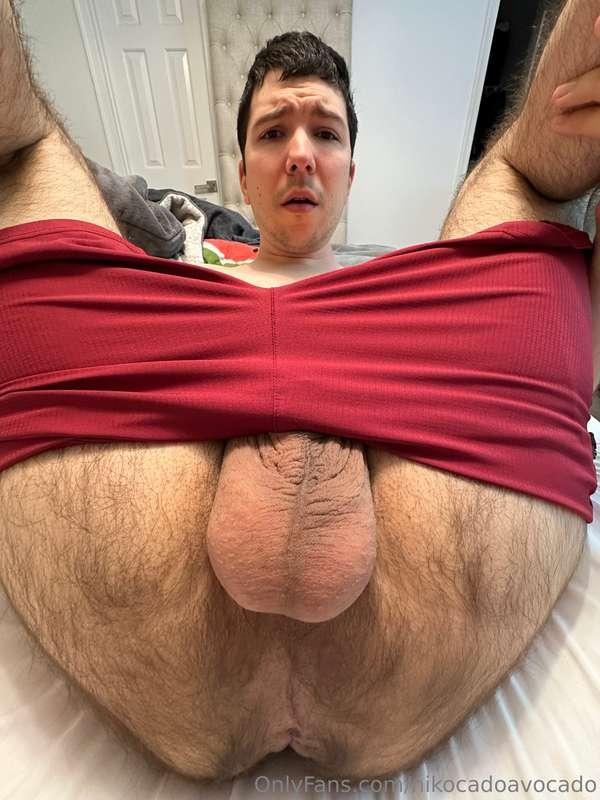 Who wants to lick these big balls? 🥹