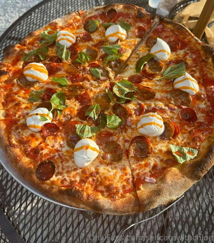 What’s better than pizza….? 😍😍