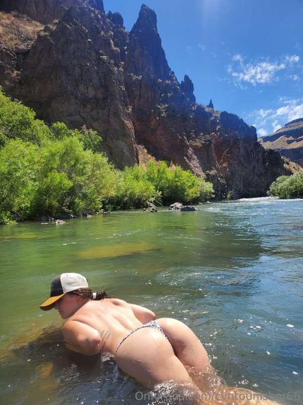 Always getting naked in the most beautiful places 😇