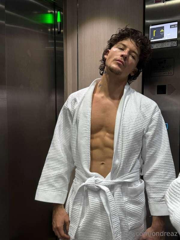 If this elevator stops, I know exactly what I want you to do..