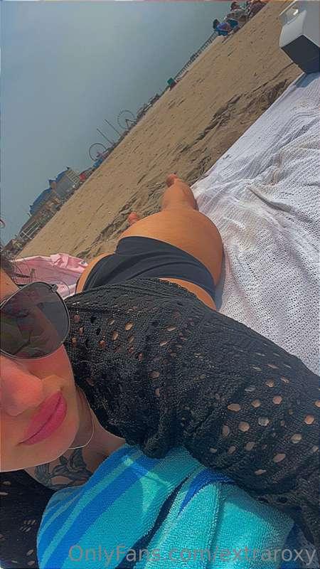 Beach bum 🍑