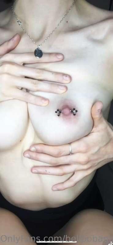 Titty headshots 😋