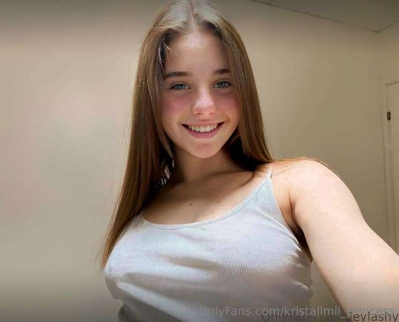🔥𝐅𝐑𝐄𝐄🔥𝐅𝐑𝐄𝐄🔥𝐅𝐑𝐄𝐄🔥
This innocent cutie @leylashy loves to ride..