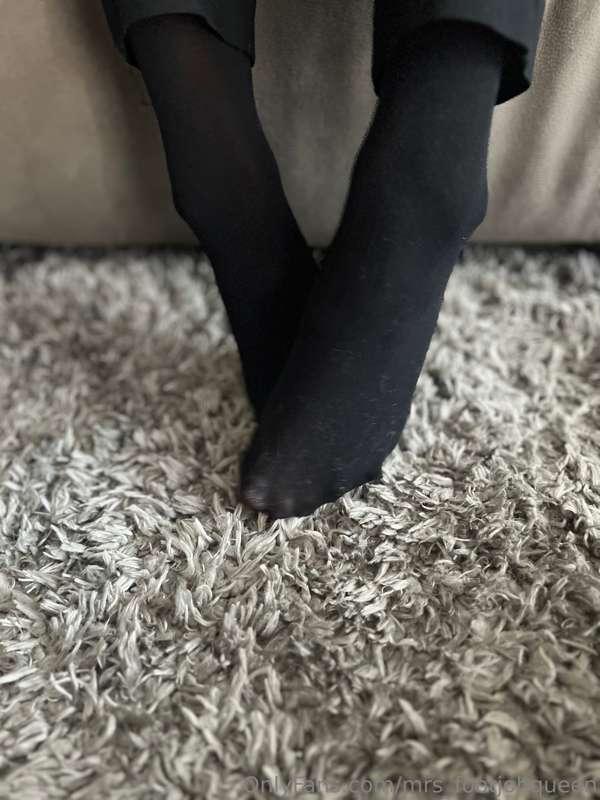 mrs_footjobqueen image #7