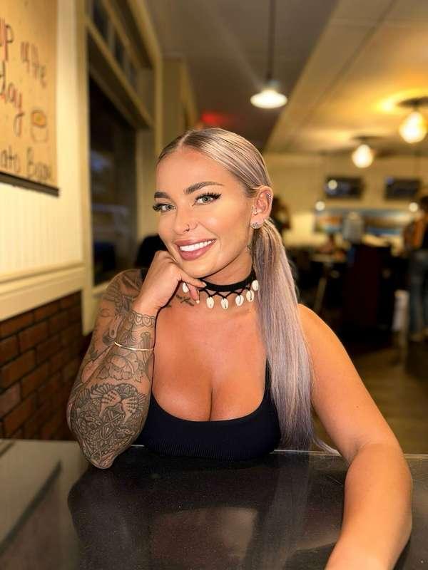 Swipe to see what I'm hungry for 🤪