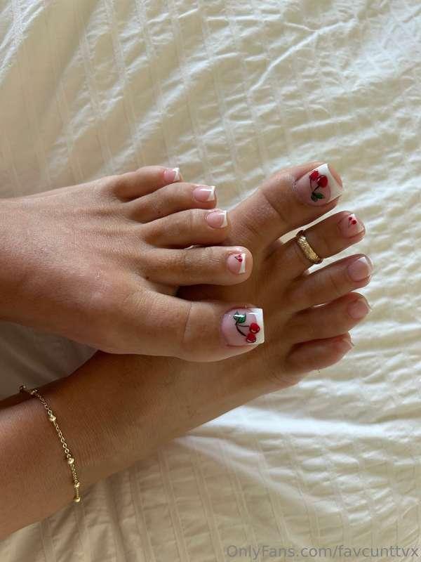 Do my feet look good enough to suck? 💦😛