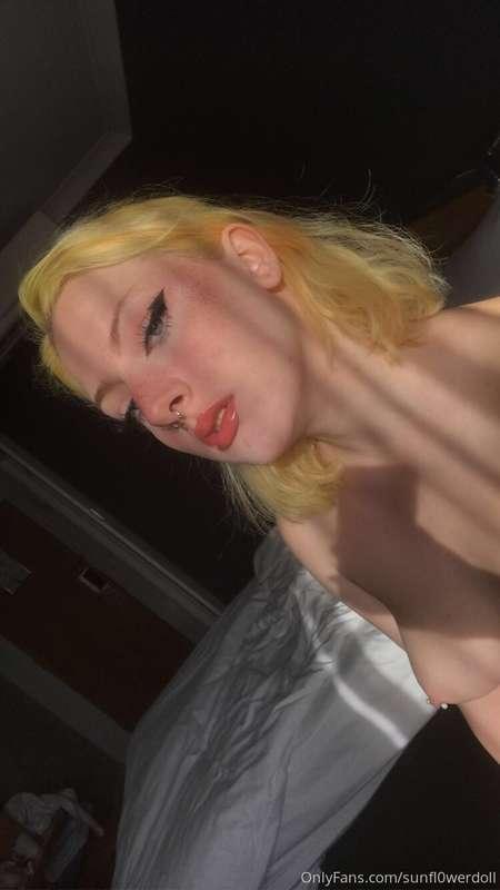 sunfl0werdoll image #8