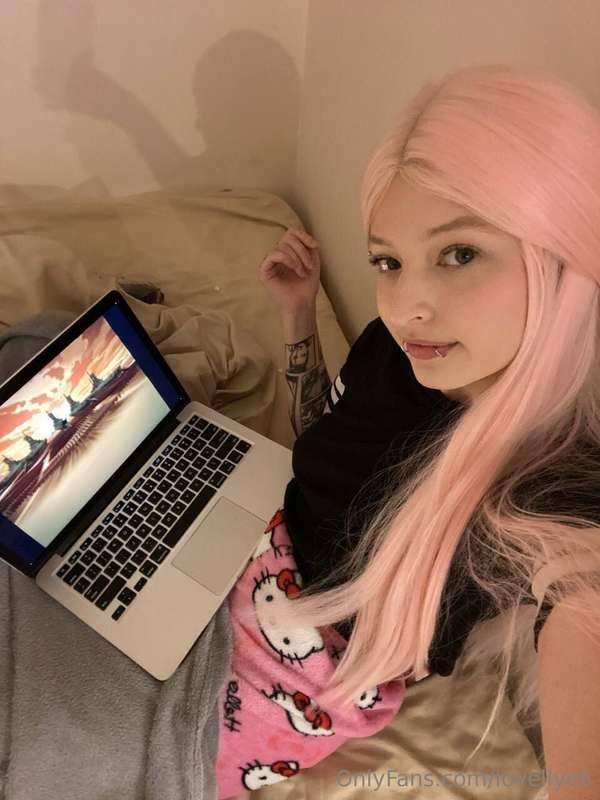I'm going to bed, but I always watch anime before going to s..
