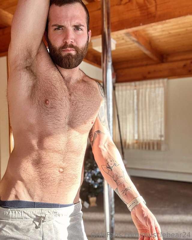 Look! Bear on a pole! 🐻❤️💈 #poledancer