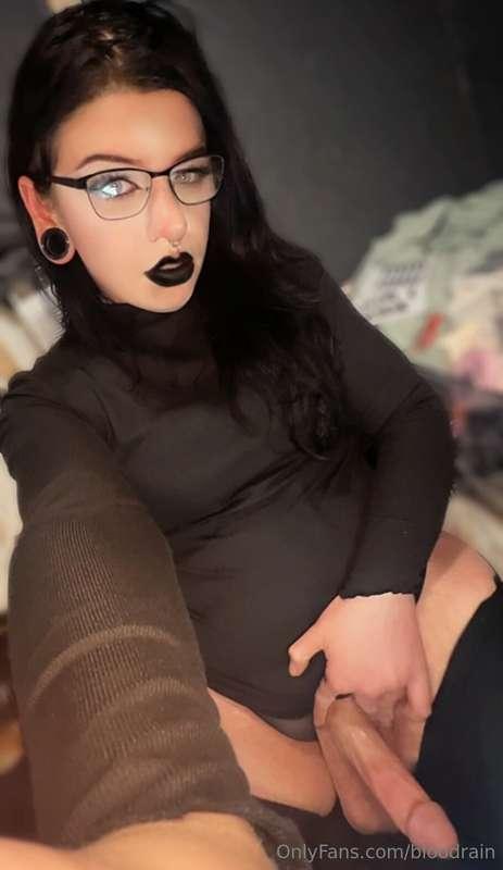 Who wants to suck this goth girl cock with my glasses on? Or..