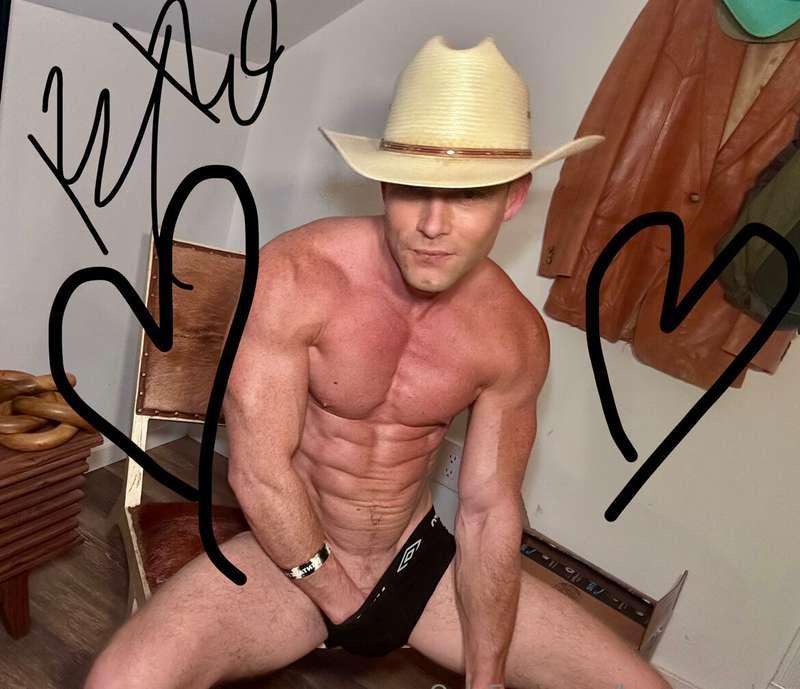 @happycowboysranchvip@happycowboyThe one and only Happy Cowb..